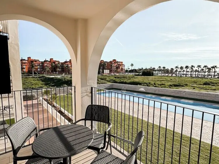 Junior Suite Vista Piscina, Puente Real