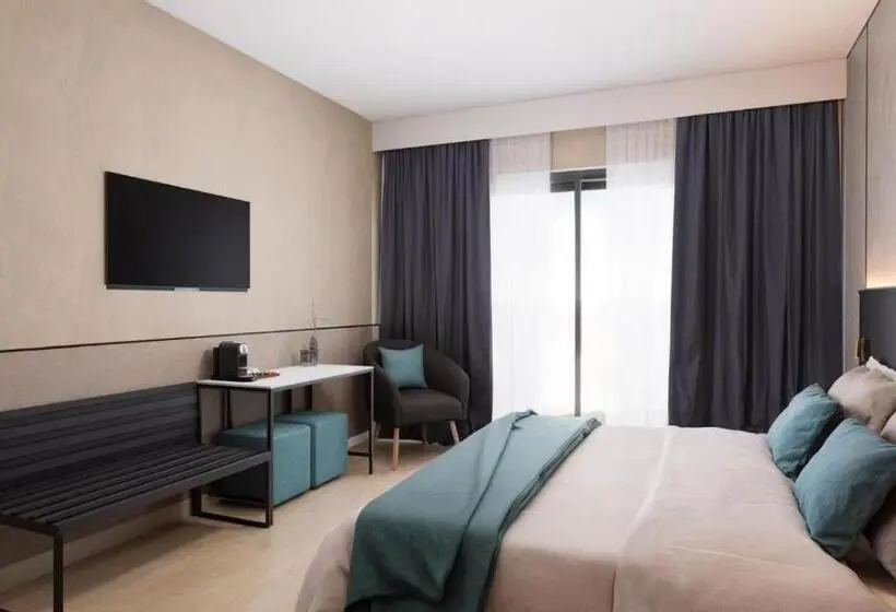 Camera Superior Vista Mare Laterale, Puente Real