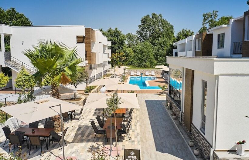 Deluxe Quadruple Room, Halibas
