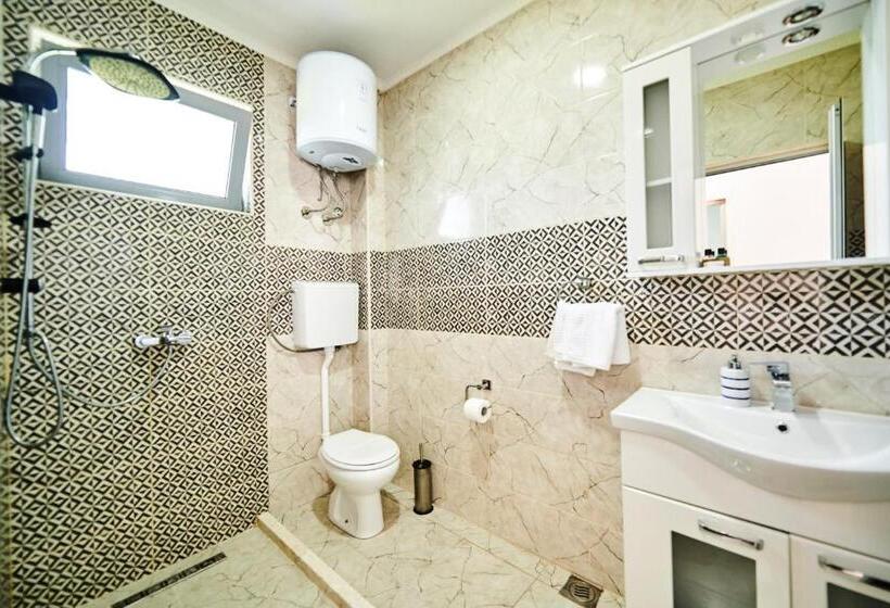 Deluxe Quadruple Room, Halibas