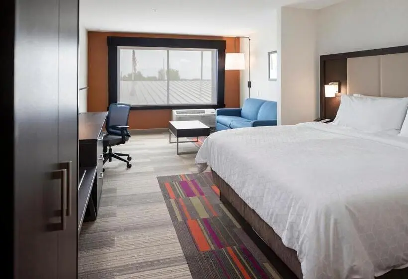 キングサイズベッドのスイートルーム, Holiday Inn Express & Suites   Bourbonnais East   Bradley, An Ihg
