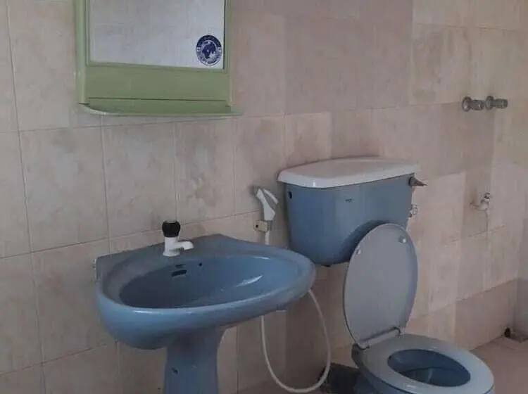اتاق استاندارد, Oasis Inn