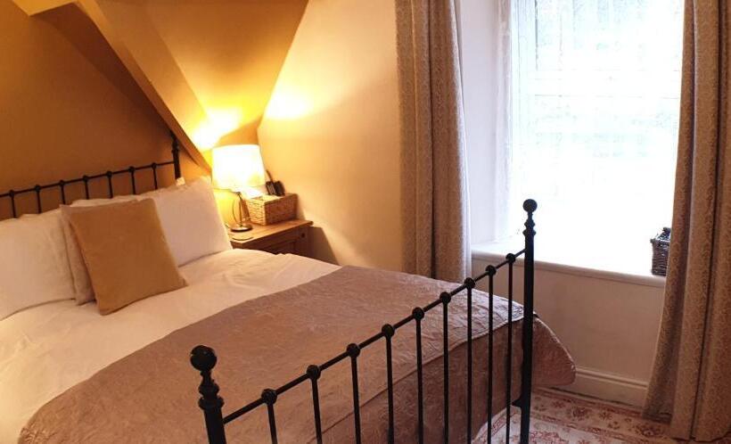 חדר בסיסי, Fairhaven