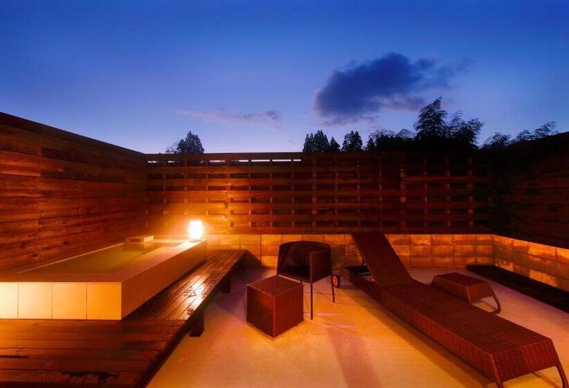 חדר דלוקס לשלושה, Tetsuka Ryokan