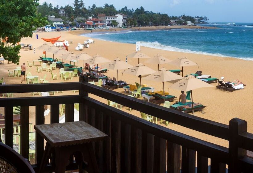 اتاق لوکس با چشمانداز دریا, Lucky Tuna