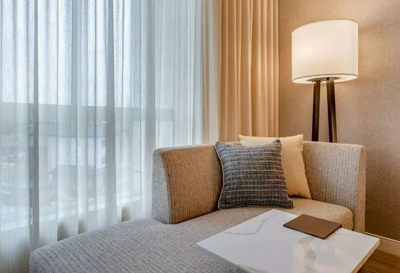 身障者適用キングサイズベッドルーム, Centro Sonoma Wine Country, Tapestry Collection Hilton