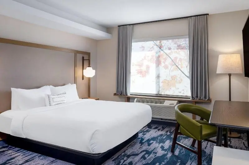 Standard-huone King-vuode, Fairfield Inn & Suites Minneapolis North