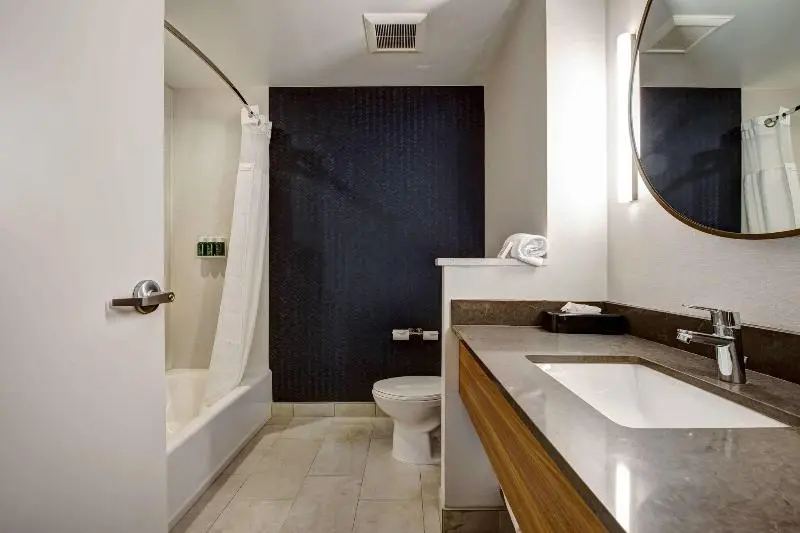 Standard-huone King-vuode, Fairfield Inn & Suites Minneapolis North