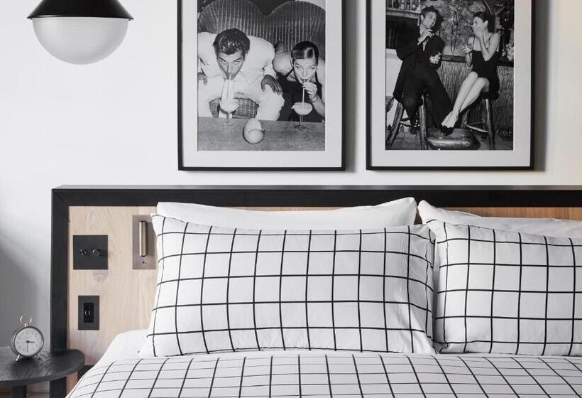 Полулюкс, Fitler Club