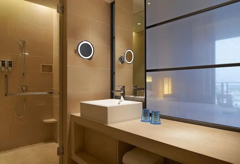 ２ダブルベッドのスタンダードルーム, Four Points By Sheraton Guangdong, Heshan