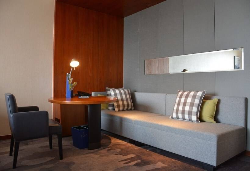 ダブルベッドスタンダードルーム, Four Points By Sheraton Guangdong, Heshan