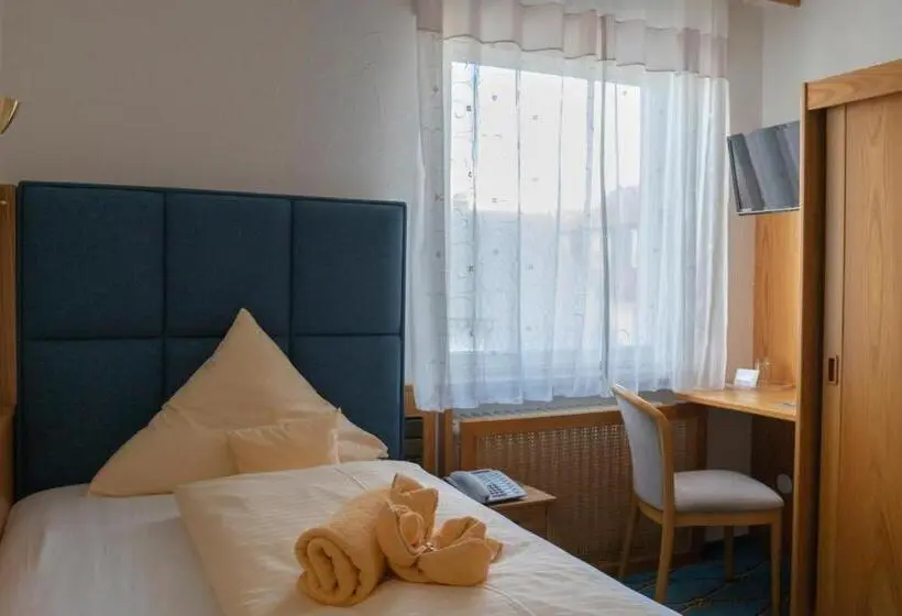 Standard Single Room, & Restaurant Mainaublick