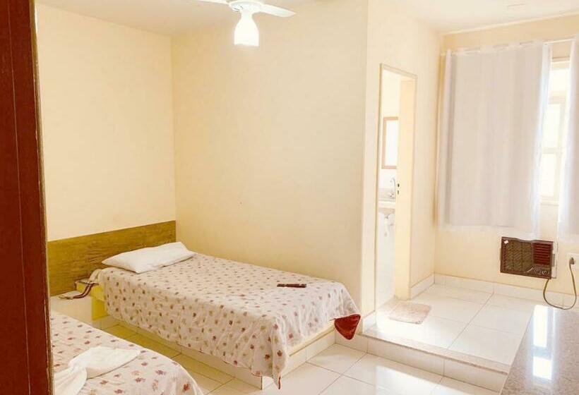 Quarto Estandar Individual, Arco