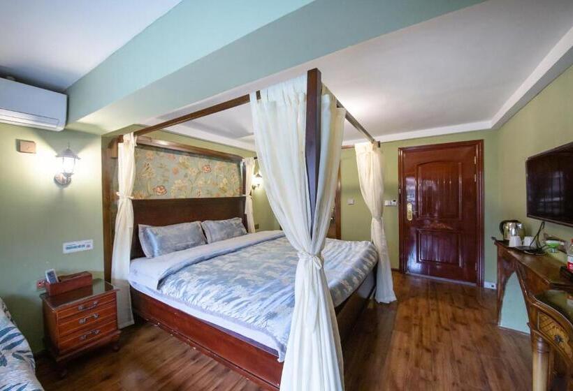 غرفة قياسية مطلّة علي النهر, Flower Time Inn