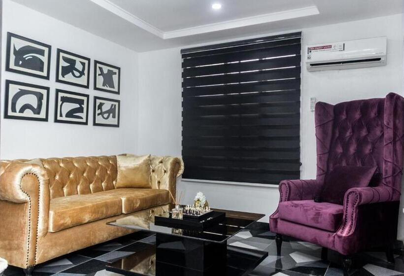 اتاق اجرایی سه نفره, 247 Luxury