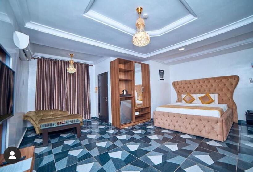 اتاق اجرایی سه نفره, 247 Luxury