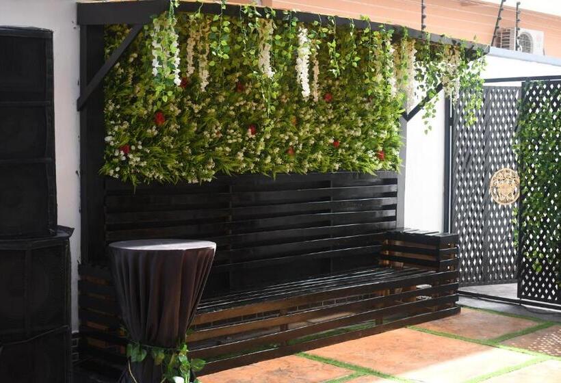 اتاق لوکس, 247 Luxury