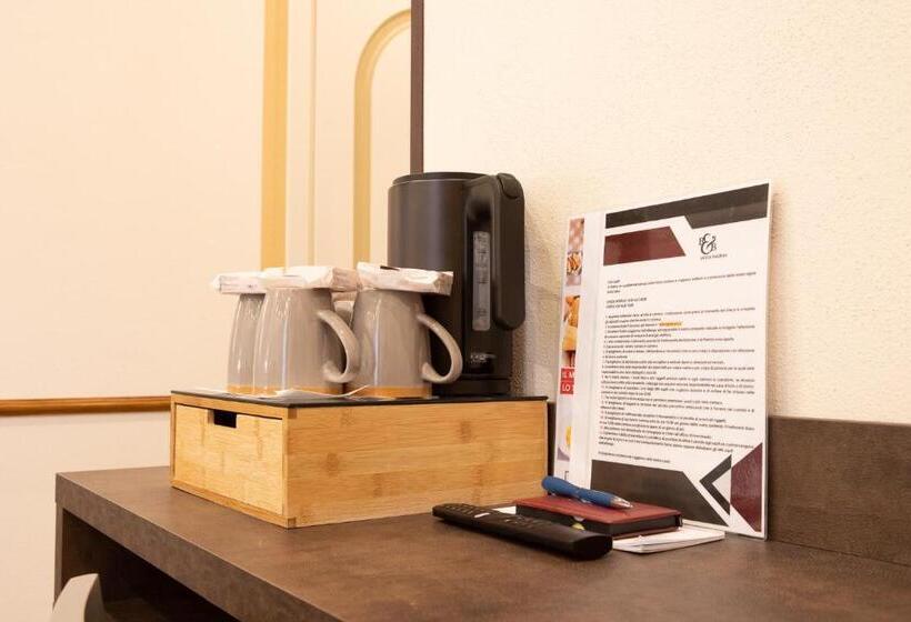 اتاق کلاسیک سه تخته, Antica Piacenza