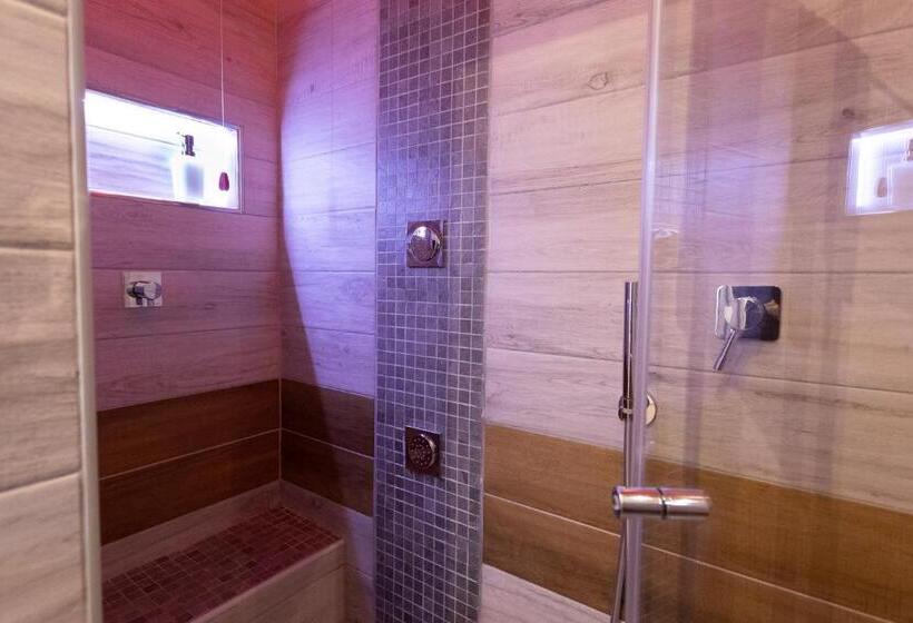 اتاق کلاسیک سه تخته, Antica Piacenza