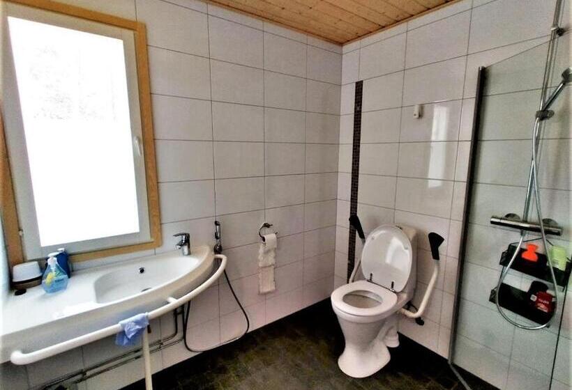 패밀리 룸 공용 욕실, Old Pine Husky Lodge