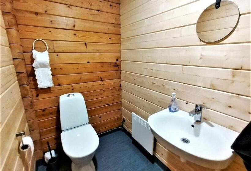 패밀리 룸 공용 욕실, Old Pine Husky Lodge