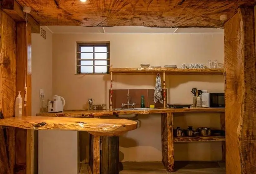 Deluxe-huone, Away With The Fairies Nature Lodge And Backpackers