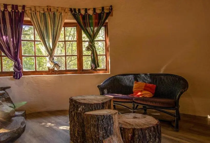 Deluxe-huone, Away With The Fairies Nature Lodge And Backpackers