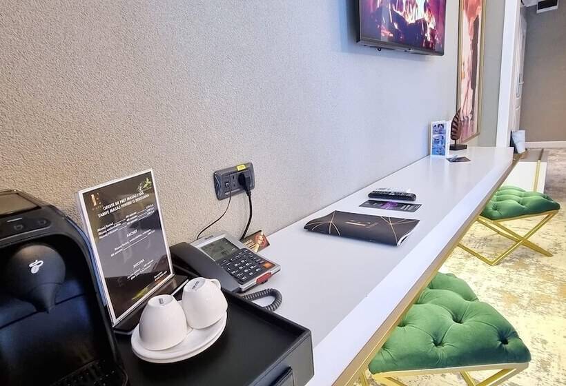 غرفة قياسية, Elexus Predeal