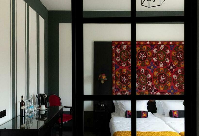 اتاق لوکس, Esquisse Design