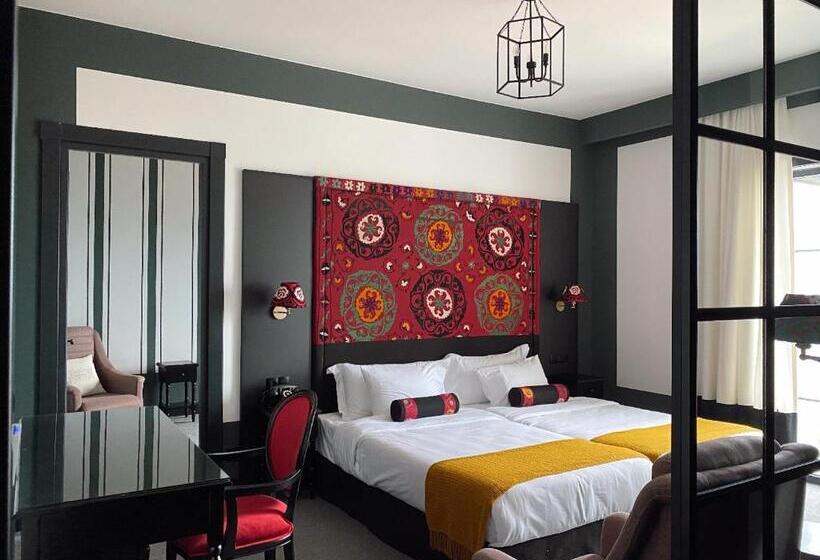 اتاق لوکس خانوادگی, Esquisse Design