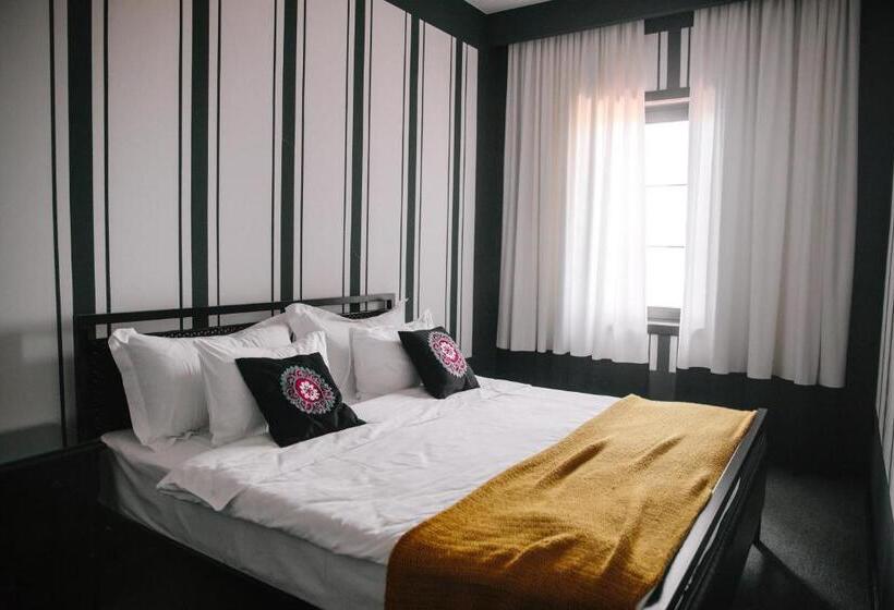 اتاق لوکس خانوادگی, Esquisse Design