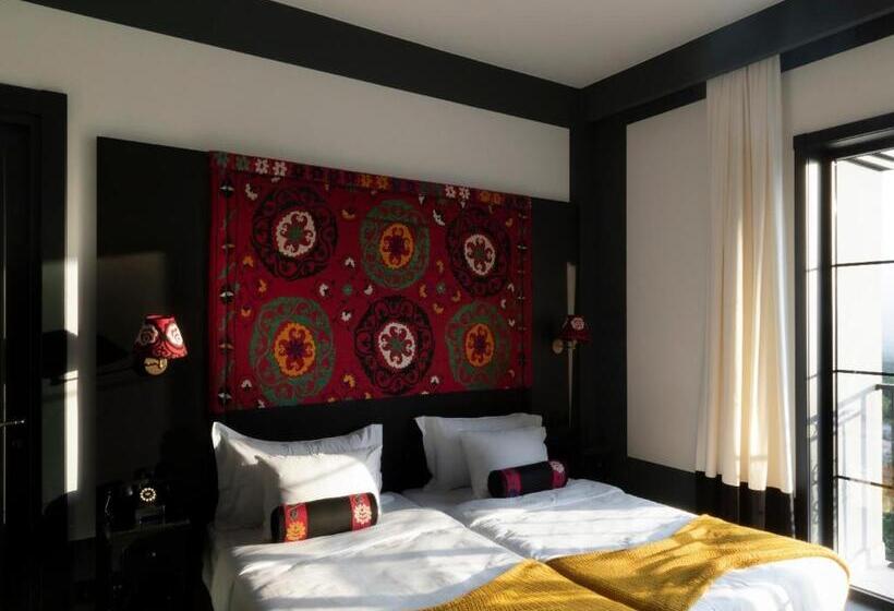 اتاق لوکس خانوادگی, Esquisse Design