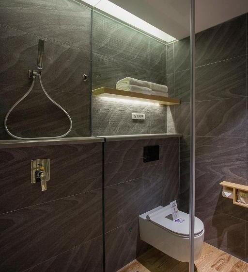 标准间, Jianguo Hidden