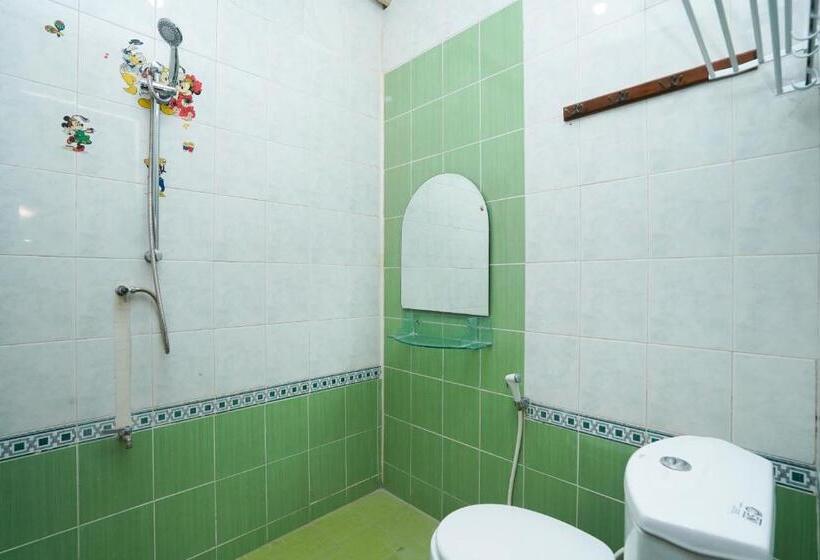 اتاق اکونومی یک تخته, Oyo Life 2498 Kost Putri Purimas 23