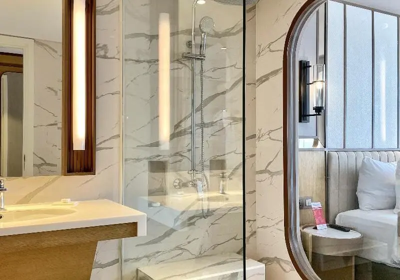 Quarto Deluxe, Swiss Belhotel Solo