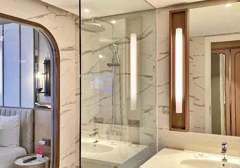 Quarto Deluxe, Swiss Belhotel Solo