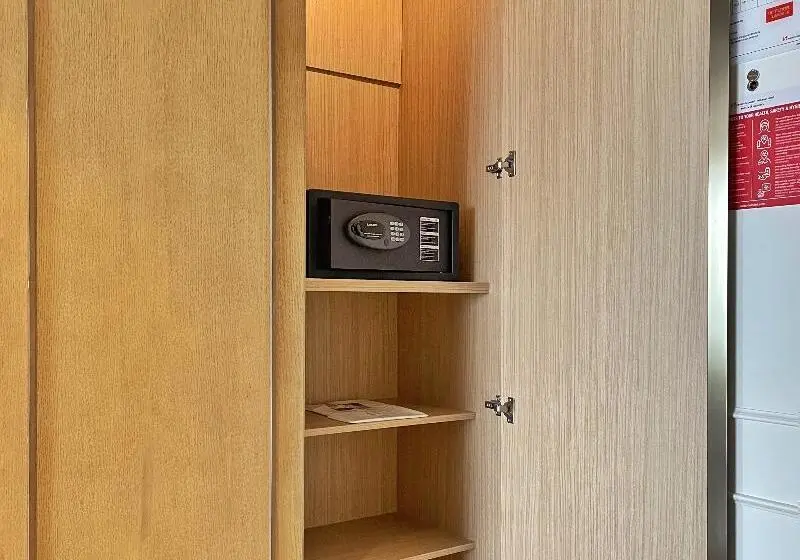 Quarto Deluxe, Swiss Belhotel Solo