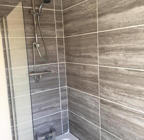 חדר סטנדרט, The Woodhouse Inn