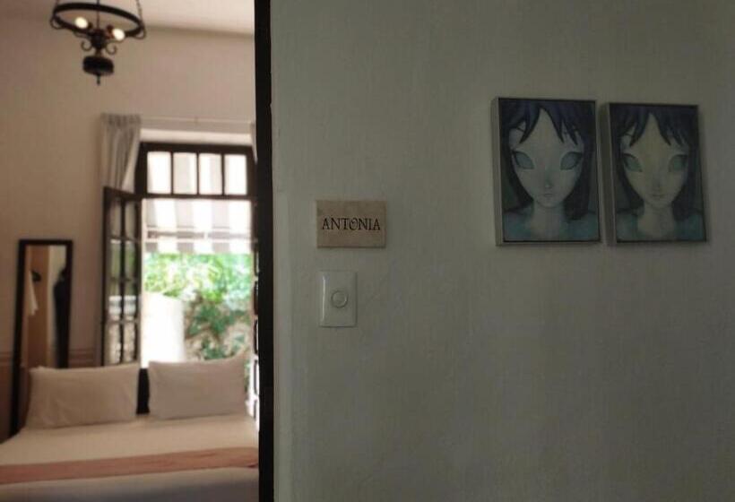 اتاق لوکس, Villa Octavia