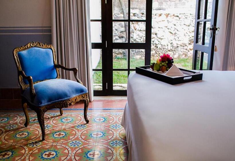 سوییت لوکس, Villa Octavia