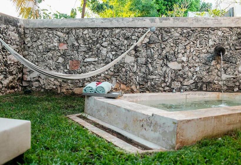 سوییت لوکس, Villa Octavia