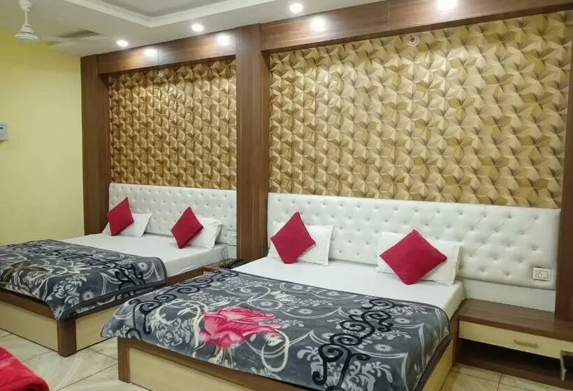 Habitació Familiar Deluxe, Vinayak Inn