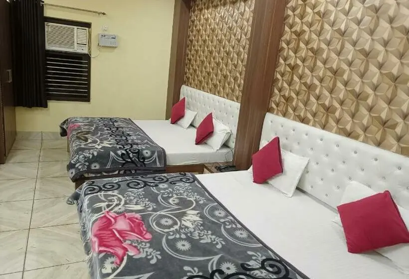 Habitació Familiar Deluxe, Vinayak Inn