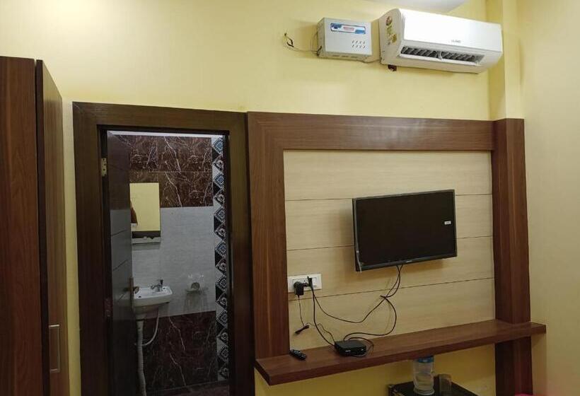 חדר דלוקס, Vinayak Inn