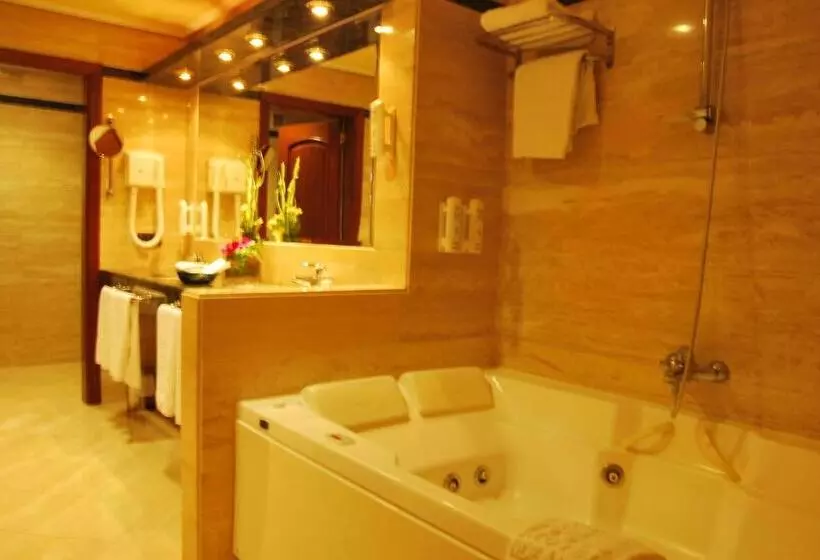 Deluxe Suite, Conde Ansúrez By Almia Hoteles