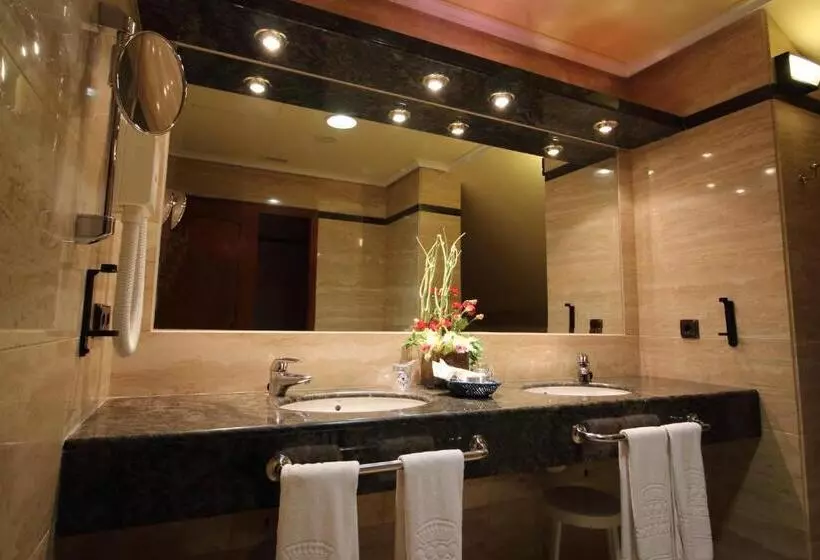 Deluxe Suite, Conde Ansúrez By Almia Hoteles
