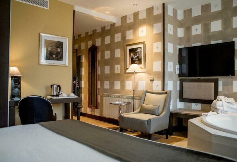 コンフォートルーム, Costa Esmeralda Suites