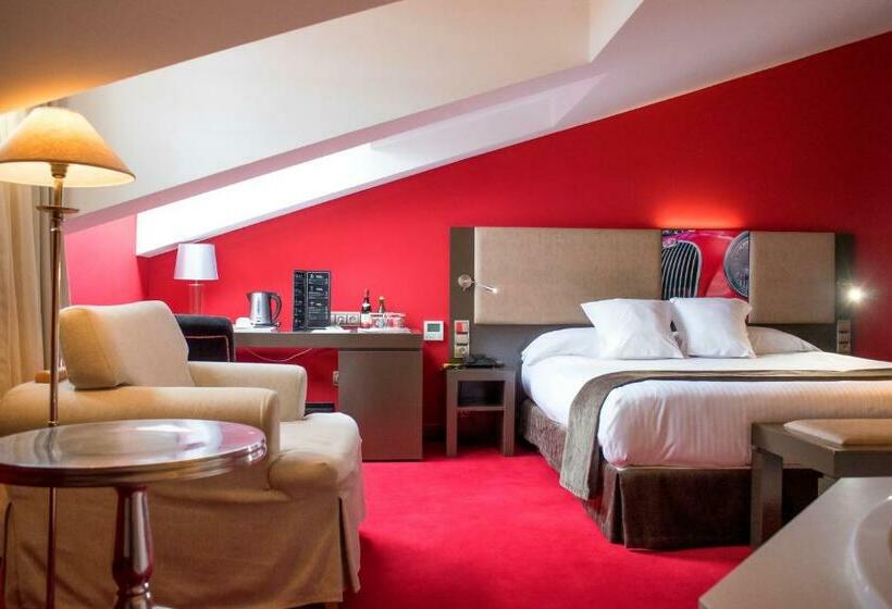 コンフォートルーム, Costa Esmeralda Suites