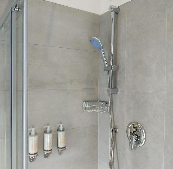 اتاق لوکس با بالکن, Massimi City Garden