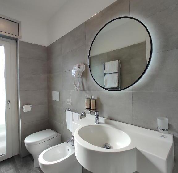 اتاق لوکس با بالکن, Massimi City Garden